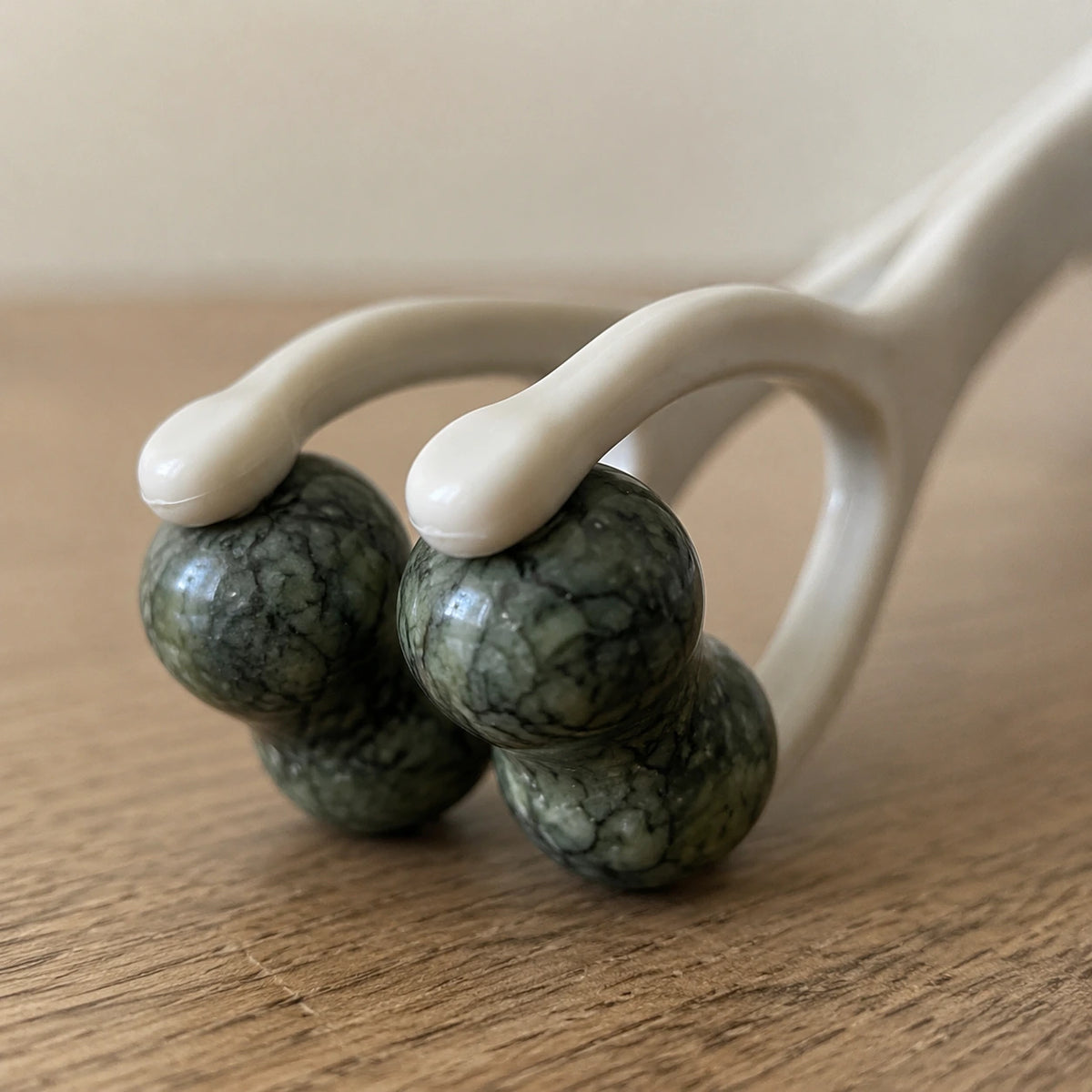 2-in-1 Jade Roller Finger Massager
