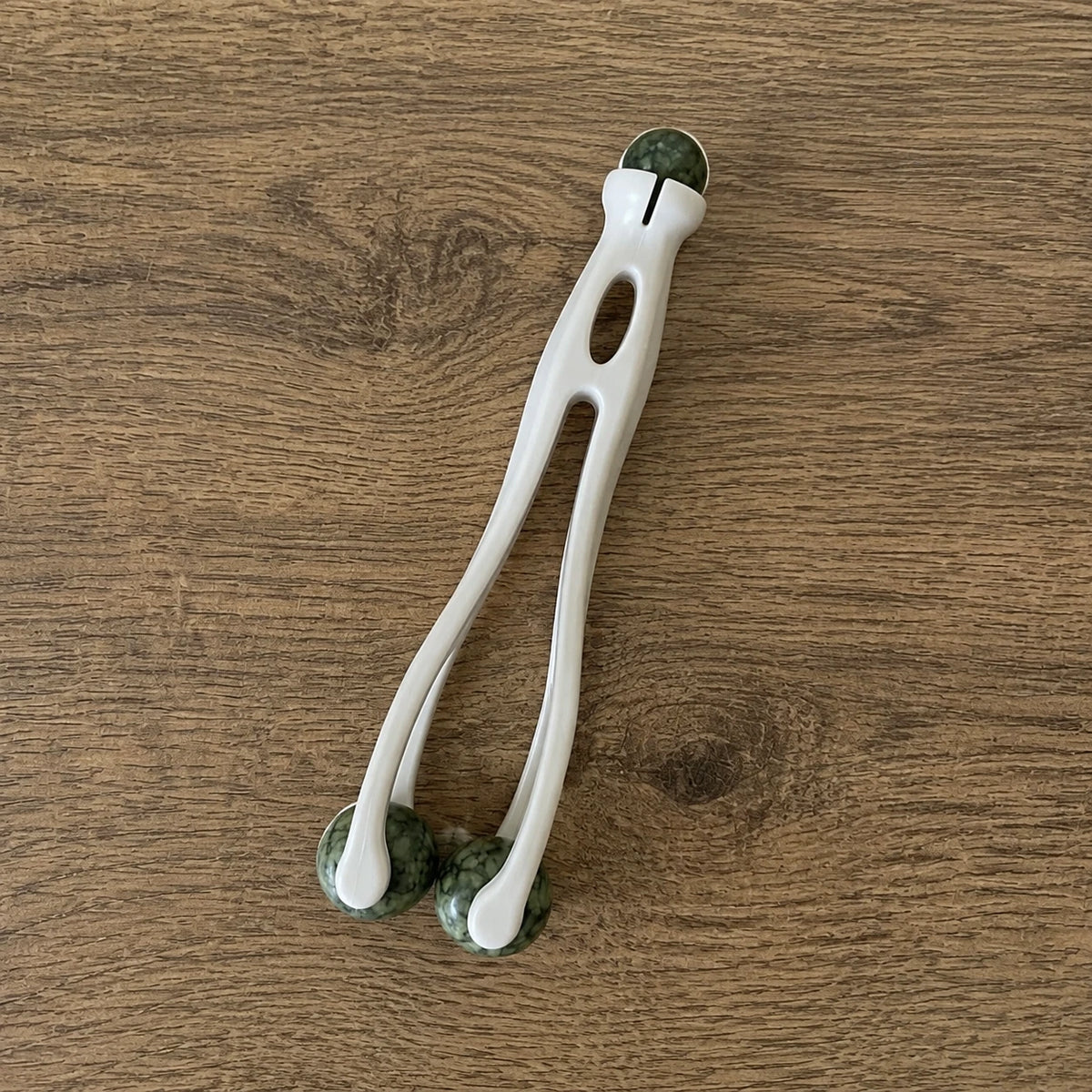2-in-1 Jade Roller Finger Massager
